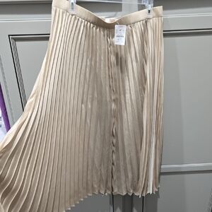 Elegant Cream Pleated Skirt